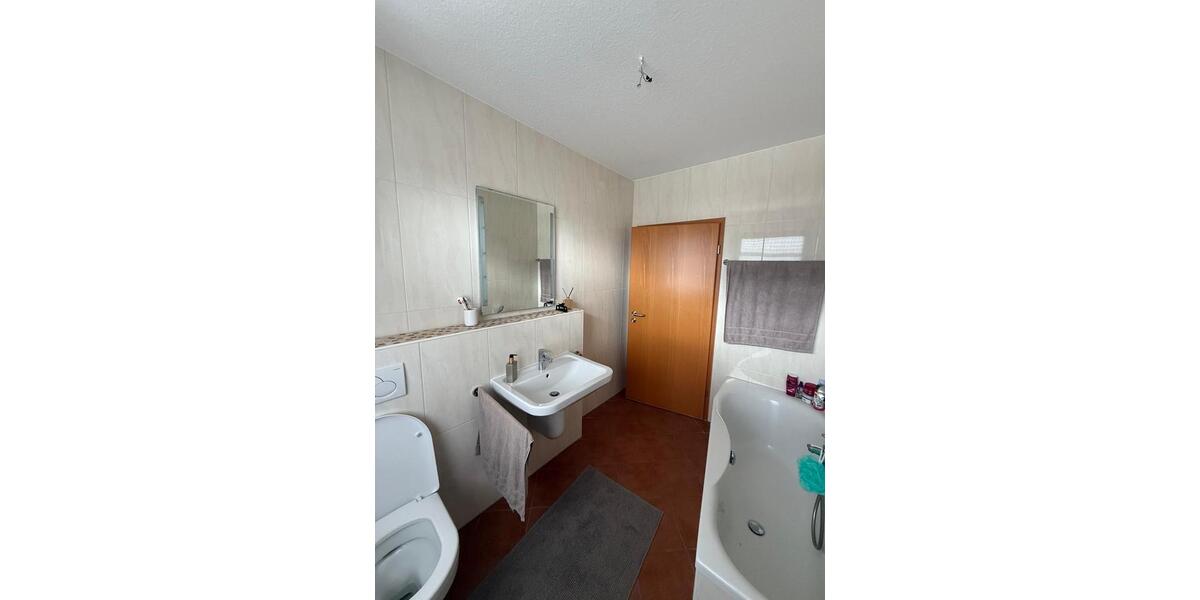Etagenwohnung Augustdorf - 4 Zimmer, 105 m&sup2;, 1.000&euro; | Angebot:26414685