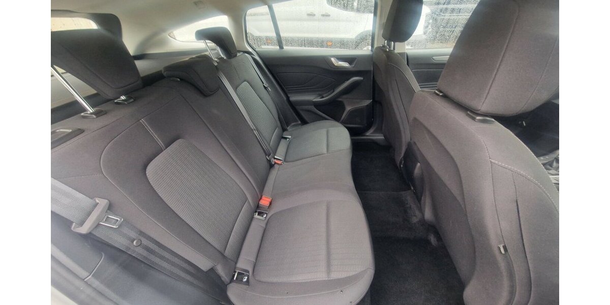 Ford Focus 1.0 EcoBoot Trend 52.000 km 15.399 &euro; Landau 76829