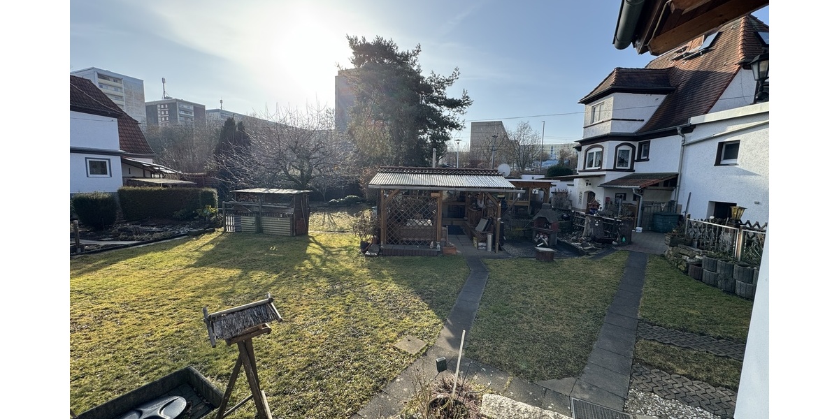 Einfamilienhaus mit Poolhaus, Nebengebäuden und viel Garten! - Einfamilienhaus Gera Lusan | Angebot:26387596