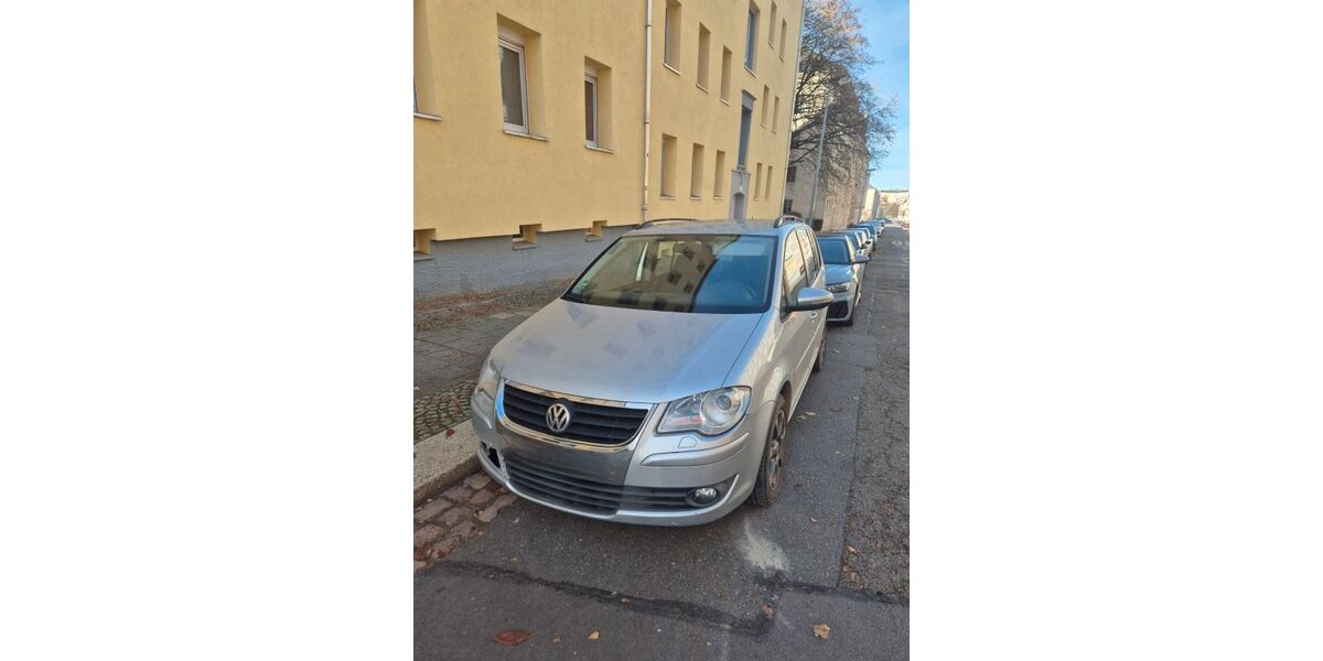 VW Touran 237.000 km 3.799 € Chemnitz 09126