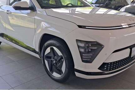 Hyundai KONA 11.562 km 34.480 &euro; Lübeck 23562