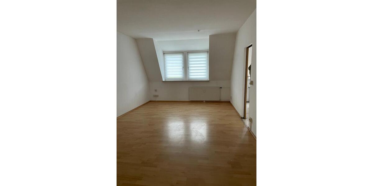 Dachgeschoßwohnung Jena Burgau - 3 Zimmer, 64 m&sup2;, 980&euro; | Angebot:25394292