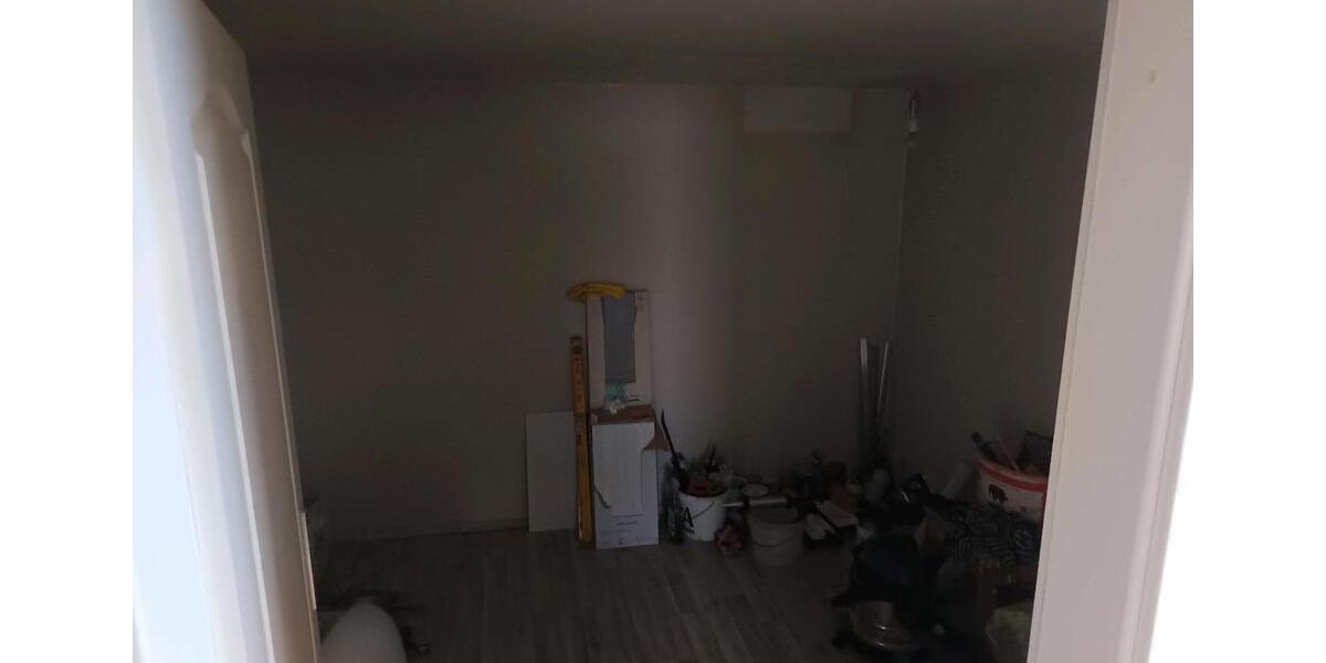 4 Zimmer Altbau ca 80 m² 4 zimmer