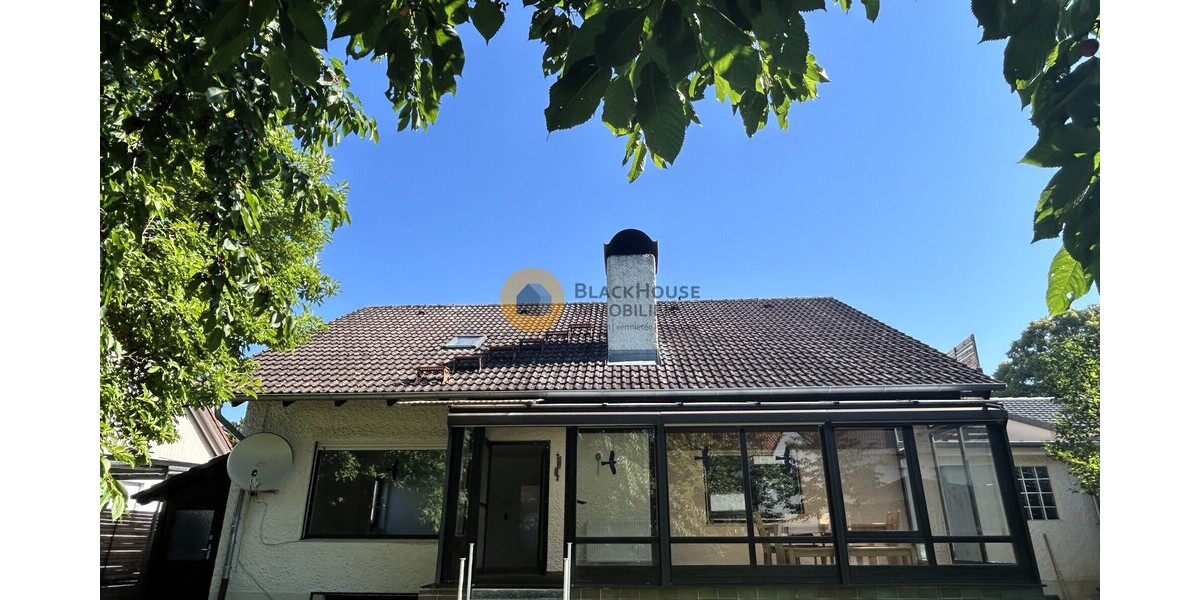 EinfamilienhausZweifamilienhaus mit 2 Einzelgaragen in schöner Ortsrandlage - Einfamilienhaus Hepberg | Angebot:26913983