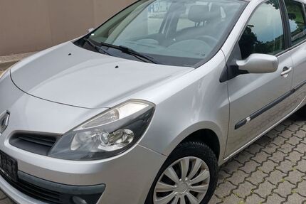 Renault Clio 220.000 km 799 &euro; Bernburg / Saale 06406