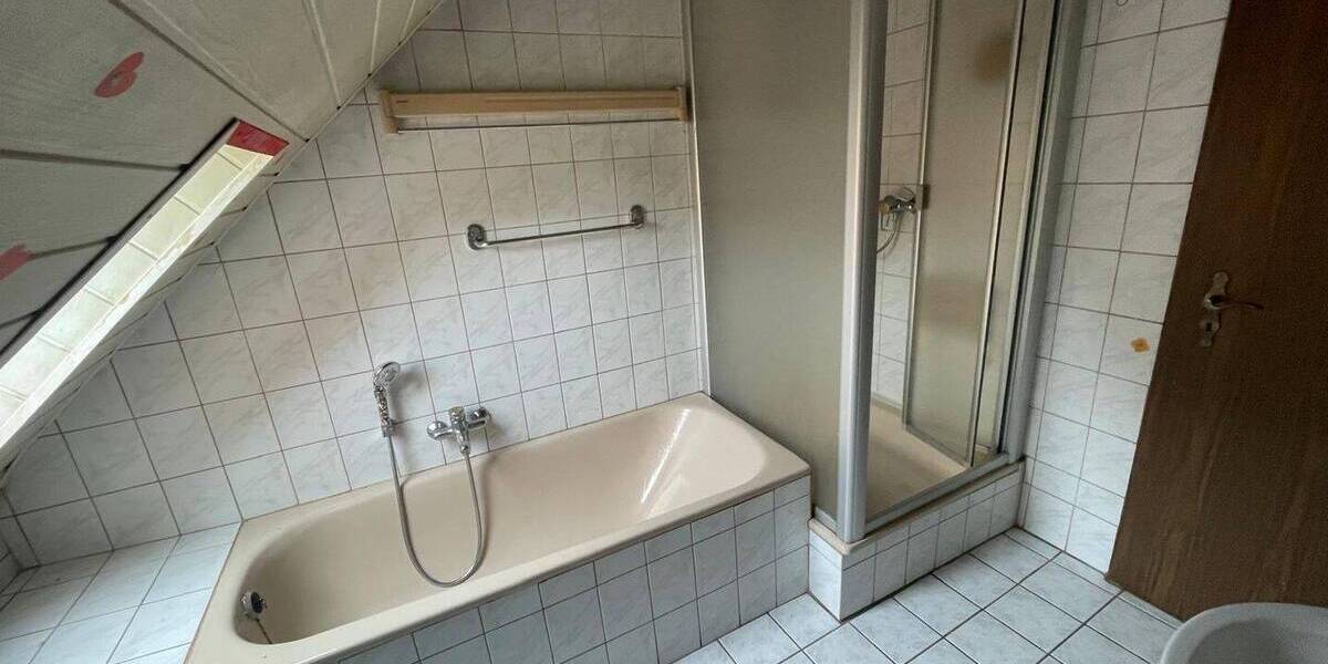 3 Zimmer Dachgeschoss Wohnung in Oberlinxweiler mit erstklassiger Anbindung nach Sankt Wendel 3 zimmer