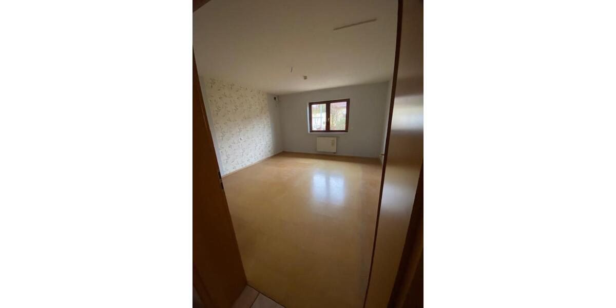 Erdgeschoßwohnung Bad Hersfeld - 2 Zimmer, 90 m&sup2;, 748&euro; | Angebot:25538251