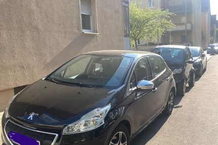 Peugeot 208 114.000 km 3.800 &euro; Nürnberg 90408
