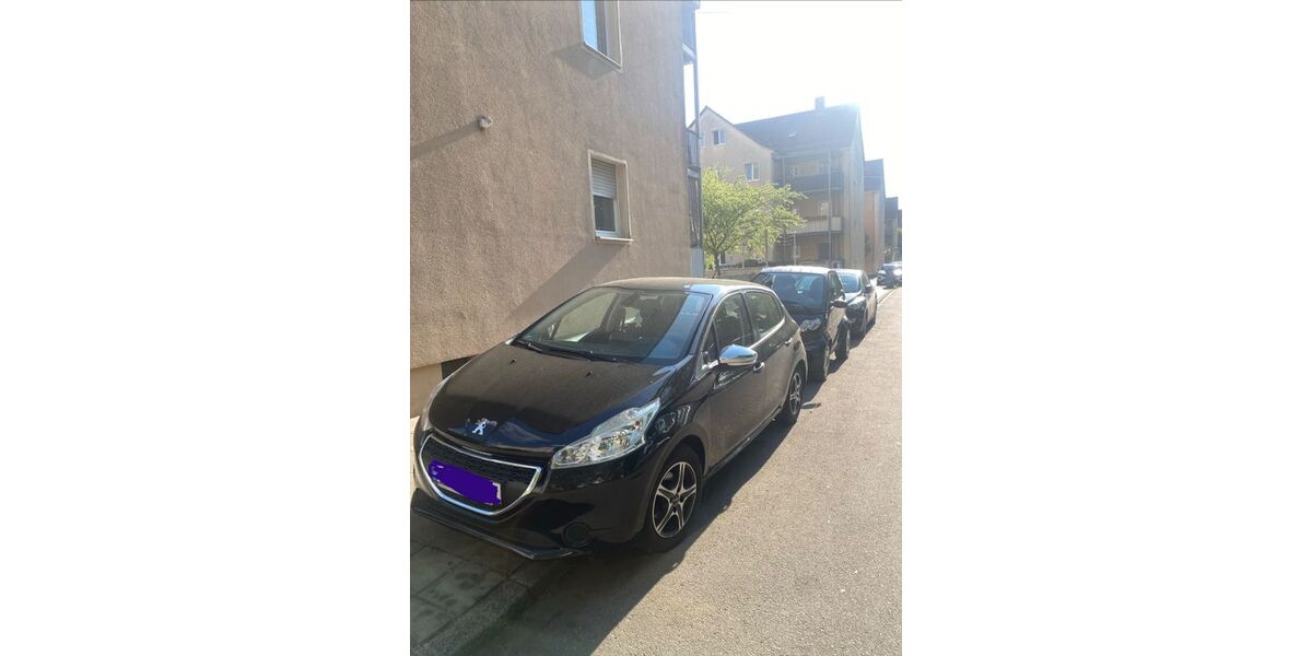 Peugeot 208 114.000 km 3.800 &euro; Nürnberg 90408