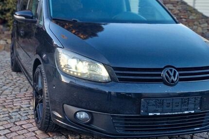 VW Touran 284.892 km 8.299 &euro; Siebenlehn Großschirma 09603