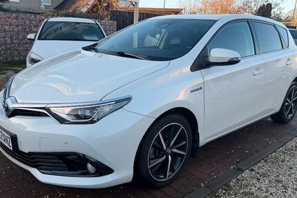 Toyota Auris 58.200 km 15.900 &euro; Elmenhorst 18107