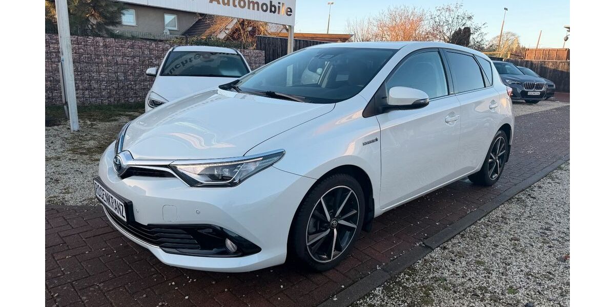 Toyota Auris 58.200 km 16.250 &euro; Elmenhorst 18107
