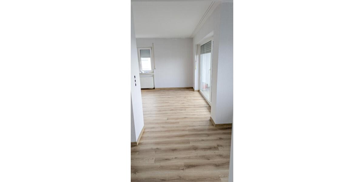 Dachgeschoßwohnung Bretten - 4 Zimmer, 84 m&sup2;, 890&euro; | Angebot:25989685