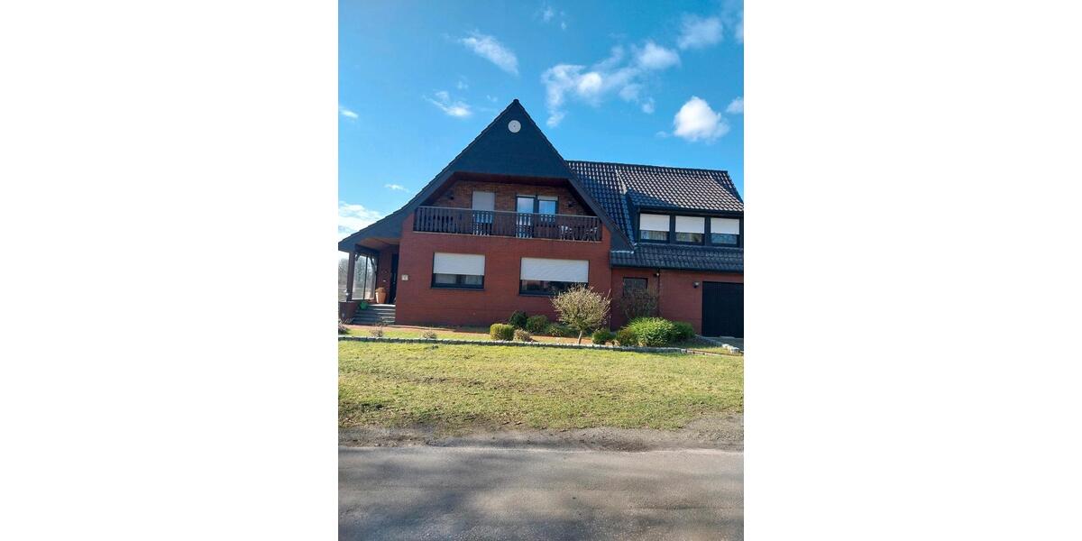 Einfamilienhaus Lingen (Ems) - 7 Zimmer, 235 m&sup2;, 300&euro; | Angebot:25546700