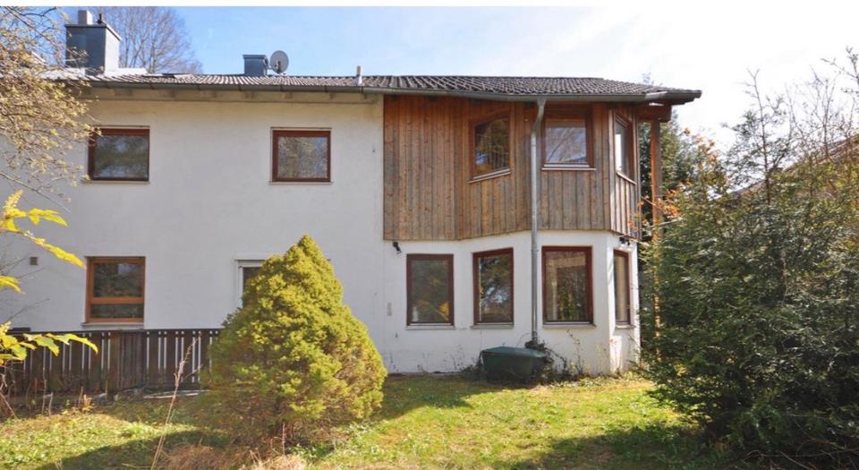 Doppelhaushälfte Germering - 7 Zimmer, 180 m&sup2;, 3.690&euro; | Angebot:26515105