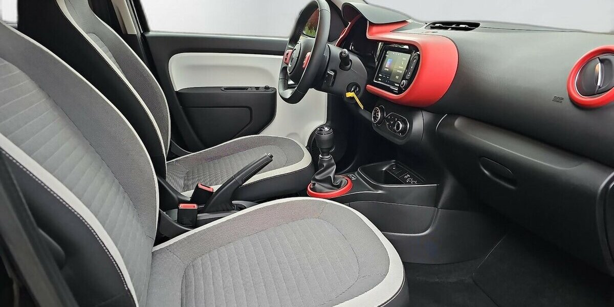 Renault Twingo Equilibre , Touchscreen, Klimaautom. 36.383 km 13.450 € Schwalbach/Taunus 65824