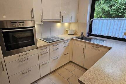 Doppelhaushälfte saniert mit Garten und Garage