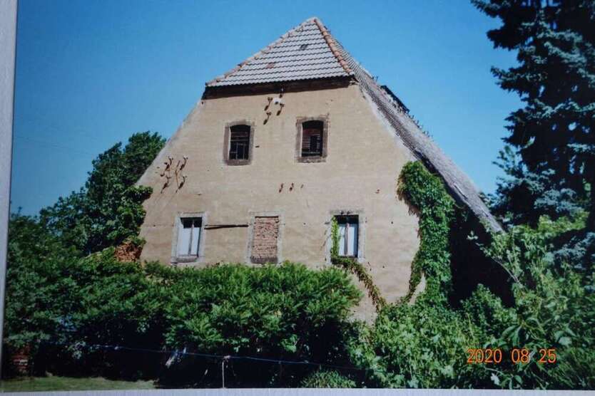 Haus zum Kaufen in Stauchitz 189.000 € 360 m²