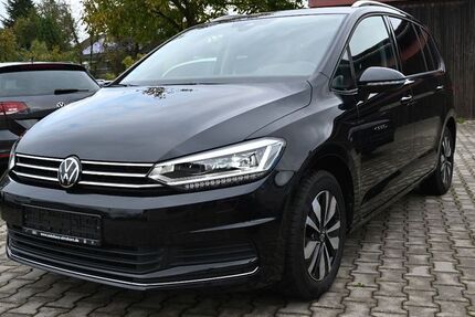 VW Touran 49.999 km 31.999 € Petting /Waging am See 83367
