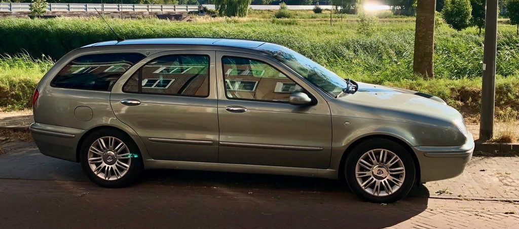 Lancia Lybra 235.000 km 3.200 &euro; Krefeld 47800