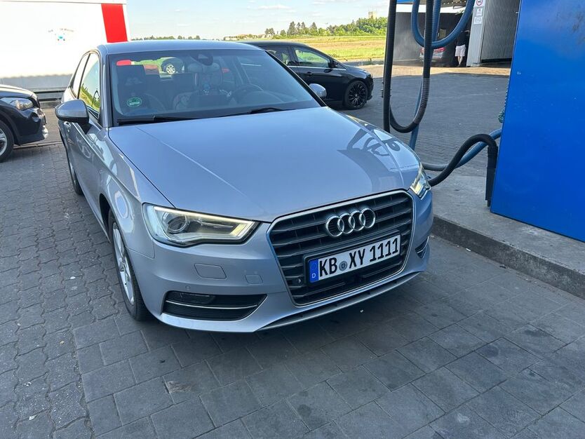 Audi A3 142.000 km 12.500 € Buckenhof 91054
