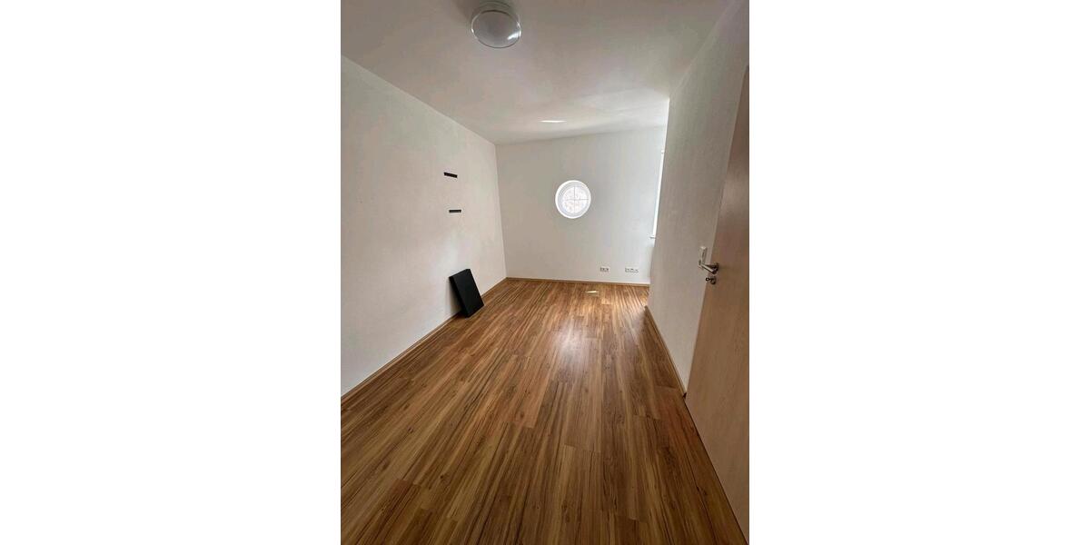 Doppelhaushälfte Albstadt - 4 Zimmer, 130 m&sup2;, 1.300&euro; | Angebot:26137746