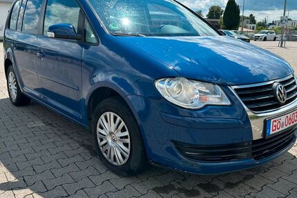 VW Touran 331.000 km 2.699 &euro; Rosdorf 37124