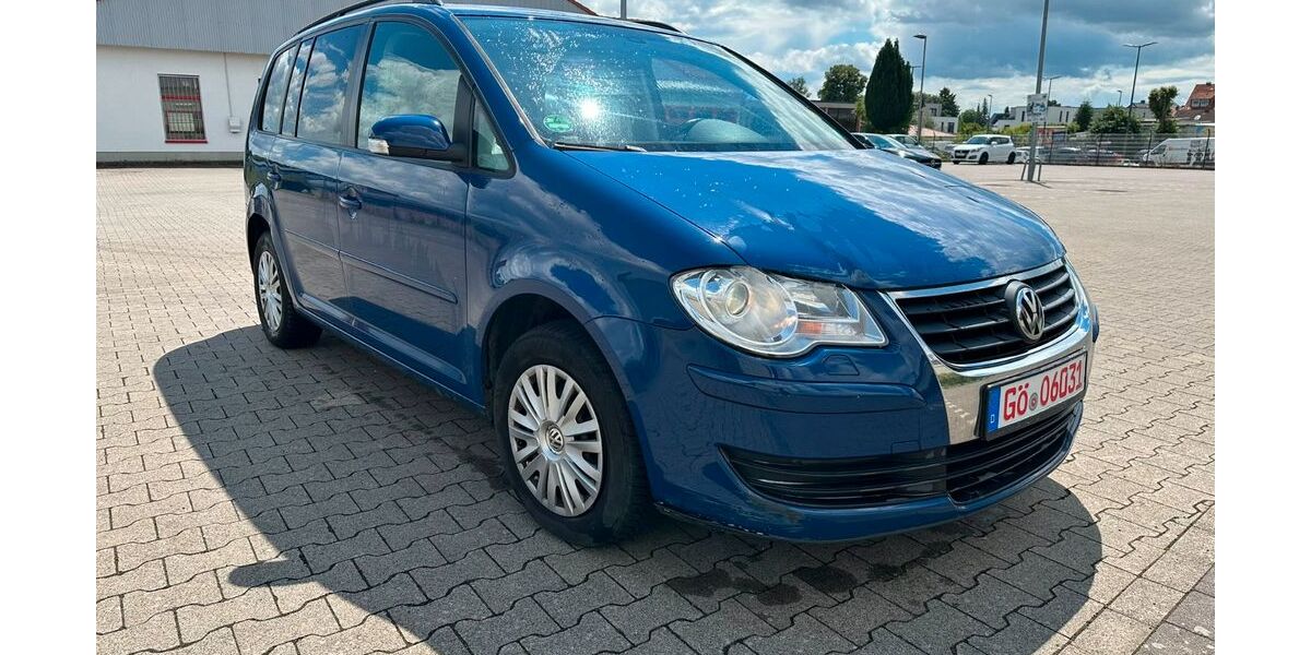 VW Touran 331.000 km 2.699 &euro; Rosdorf 37124