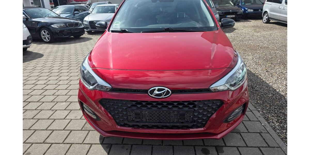 Hyundai i20 29.986 km 12.199 &euro; Ingolstadt 85055
