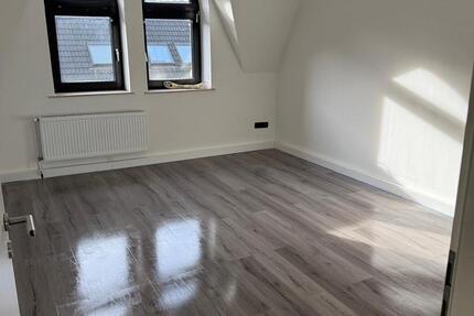 Moderne 3,5 Zimmer Dachgeschosswohnung in Gelsenkirchen-Ückendorf 3.5 zimmer