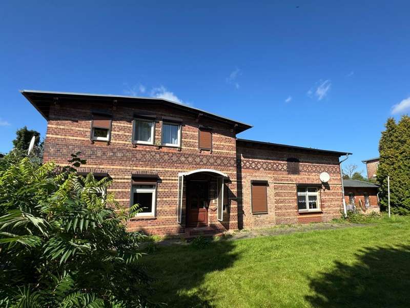 Haus zum Kaufen in UeckermündeBellin 150.000 € 144 m² 7 zimmer