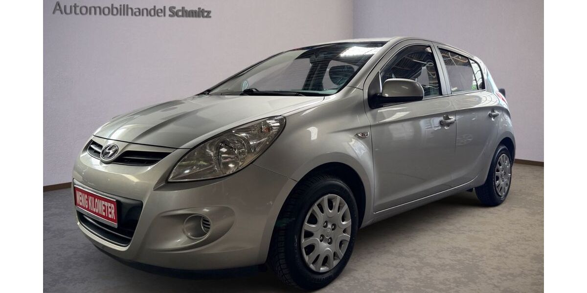 Hyundai i20 64.000 km 5.390 &euro; Linnich 52441
