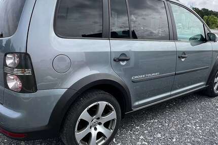 VW Touran 167.000 km 9.300 &euro; Paderborn 33102