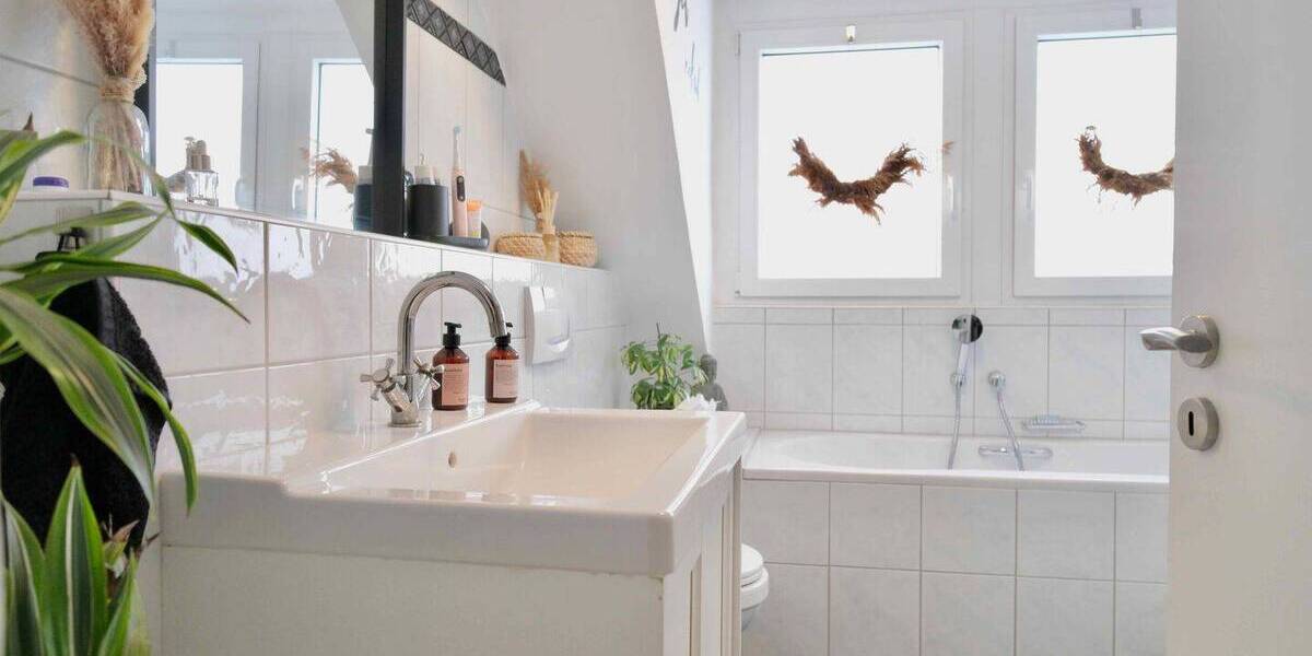 Mehrfamilienhaus, Wohnhaus Willich - 7 Zimmer, 210 m&sup2;, 749.000&euro; | Angebot:26029111