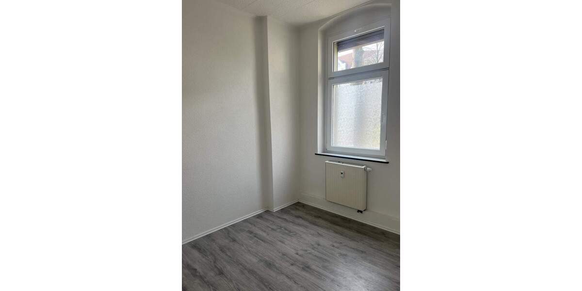 Gewerbeobjekt Döbeln - 4 Zimmer, 82 m&sup2;, 399&euro; | Angebot:25709003