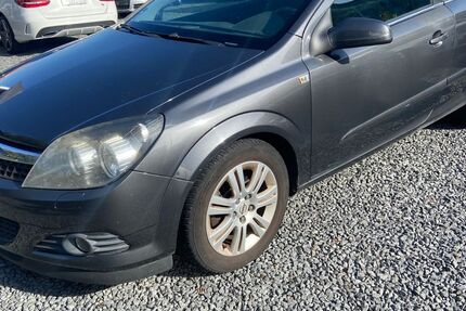 Opel Astra 99.000 km 4.990 &euro; Hanau 63452