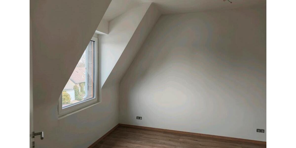 Dachgeschoßwohnung Mülheim an der Ruhr Heißen - 3.5 Zimmer, 83 m&sup2;, 1.700&euro; | Angebot:25047254