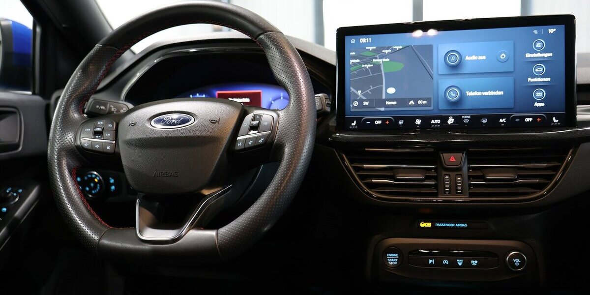 Ford Focus Tunier 1.5 EB ST-LINE X SPORT BLUE & BLACK 100.000 km 16.444 &euro; Hamm 59077