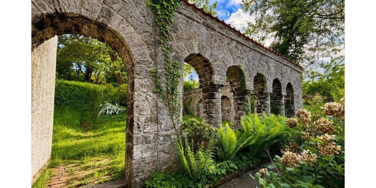 Denkmalgeschützte Fabrikantenvilla an der Weser – Parkgrundstück mit drei zusätzlichen Bauplätzen - Villa Vlotho | Angebot:27254373