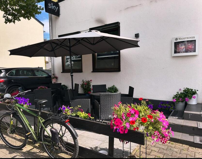 Laufendes Café mit Doppelkonzession (Ablöse)