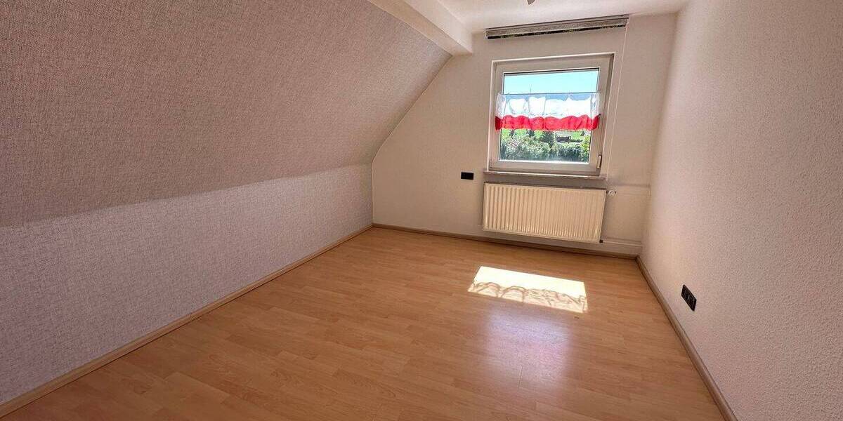 Mehrfamilienhaus, Wohnhaus Homberg (Efze) Roppershain - 6 Zimmer, 160 m&sup2;, 225.000&euro; | Angebot:26499511