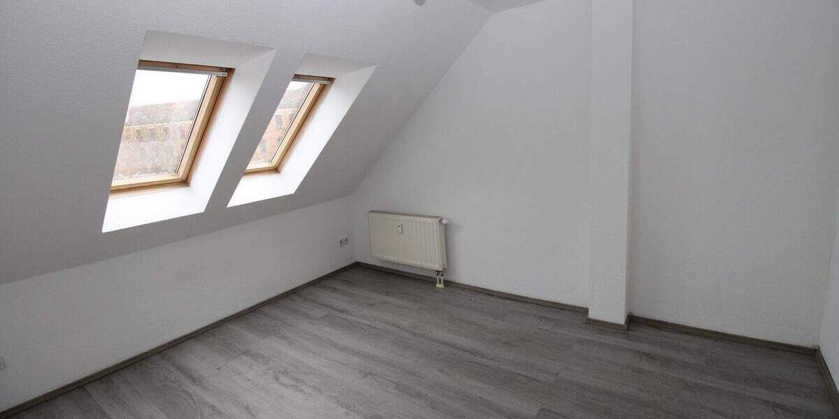 Etagenwohnung Zwickau Bahnhofsvorstadt - 2 Zimmer, 73 m&sup2;, 345&euro; | Angebot:26017682