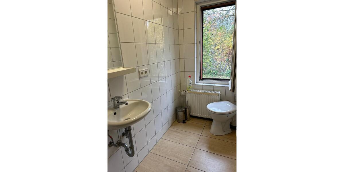 Baugrundstück mit kleinem massiven Wohnhaus 2 zimmer