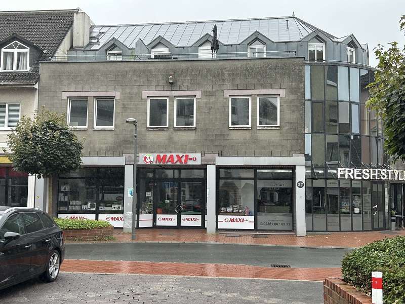 Einzelhandel in Lüdenscheid 1.100.000 € 731 m²