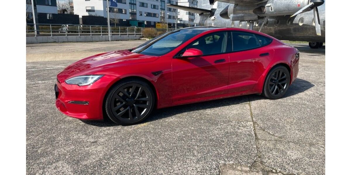 Tesla Model S 21.000 km 79.876 € Leverkusen 51381