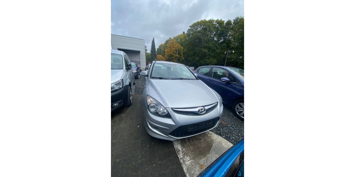 Hyundai i30 144.341 km 3.499 &euro; Lüdenscheid 58515