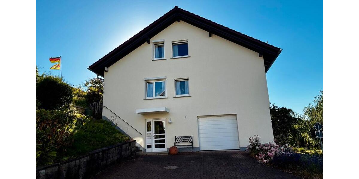 Einfamilienhaus Bühl - 8 Zimmer, 220 m&sup2;, 525.000&euro; | Angebot:26996991