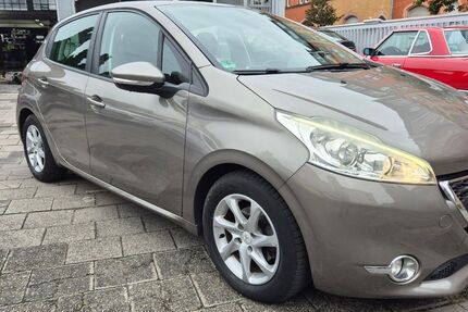 Peugeot 208 150.925 km 4.600 € Neu-Isenburg 63263