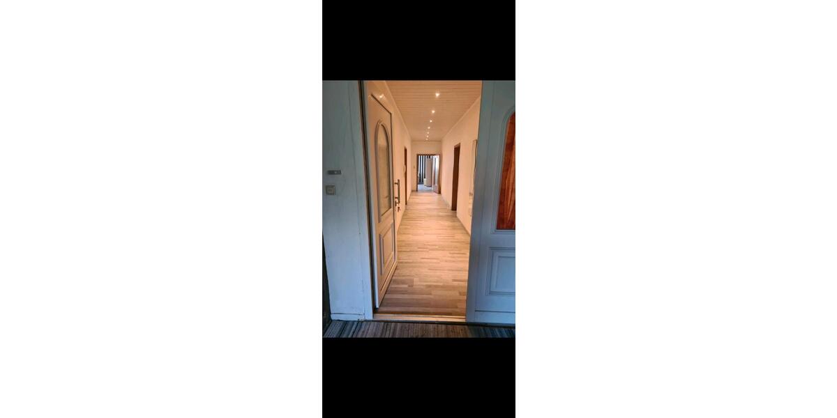 Erdgeschoßwohnung Korbach - 4 Zimmer, 135 m&sup2;, 89.000&euro; | Angebot:27144526