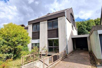 Großes, modernisierungsbedürftiges Einfamilienhaus mit 5 Schlafzimmern und drei Bädern in Richterich 7 zimmer